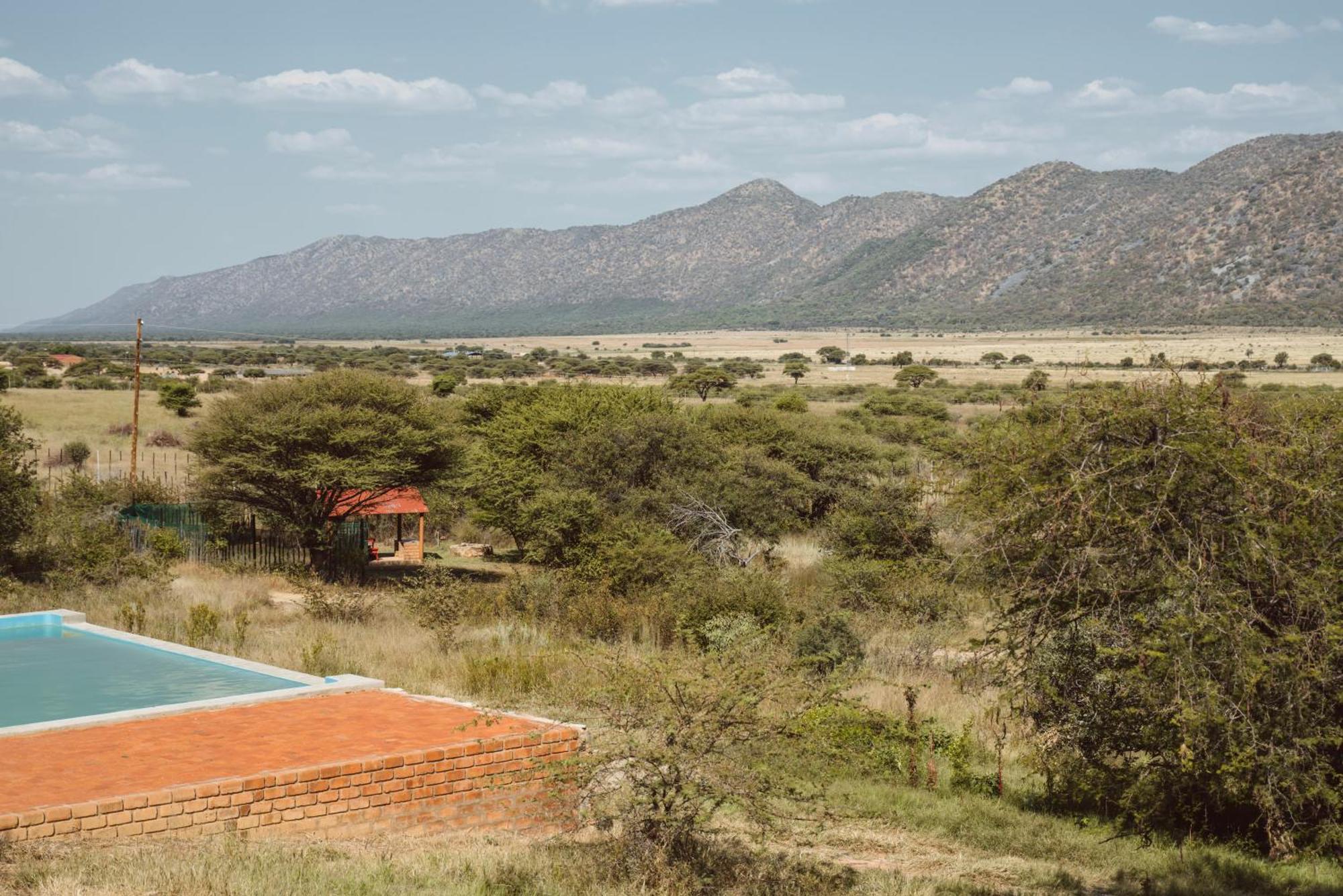 Otavi Vineyards Self-Catering & Camping Экстерьер фото